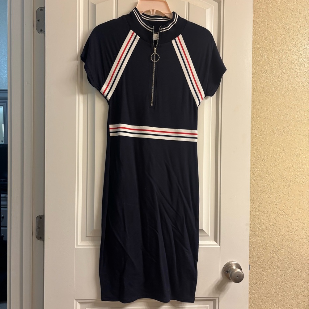 VENUS Blue and White Sheath Dress Short Sleeve Mock Neck